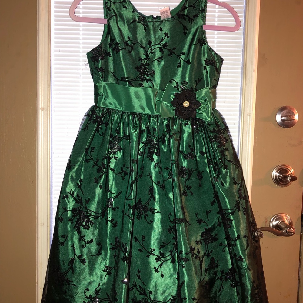 Holiday dress. Girls size 12.